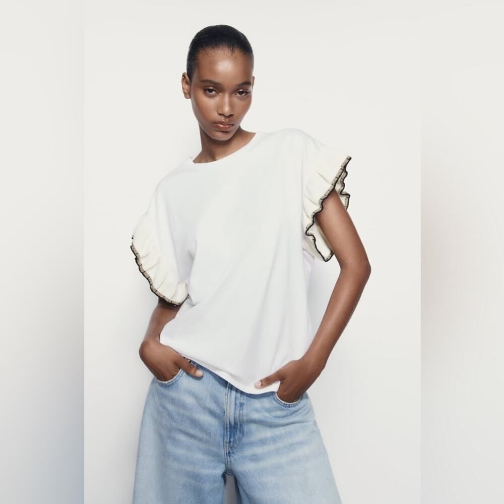 Zara Women’s White Chunky Knit T-Shirt with Ruffles Size M NWT